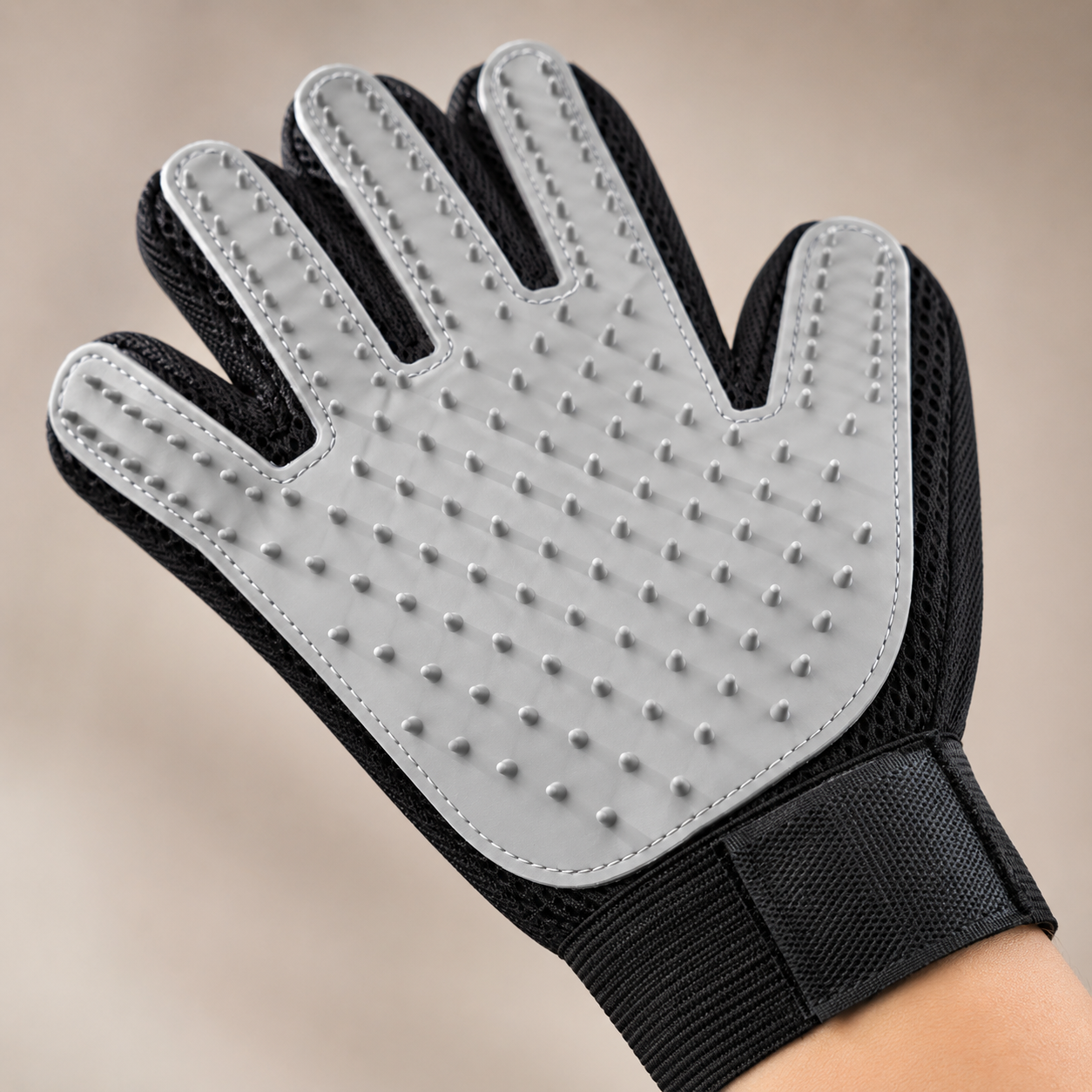 Anti-Shedding Grooming Glove for Dogs and Cats
